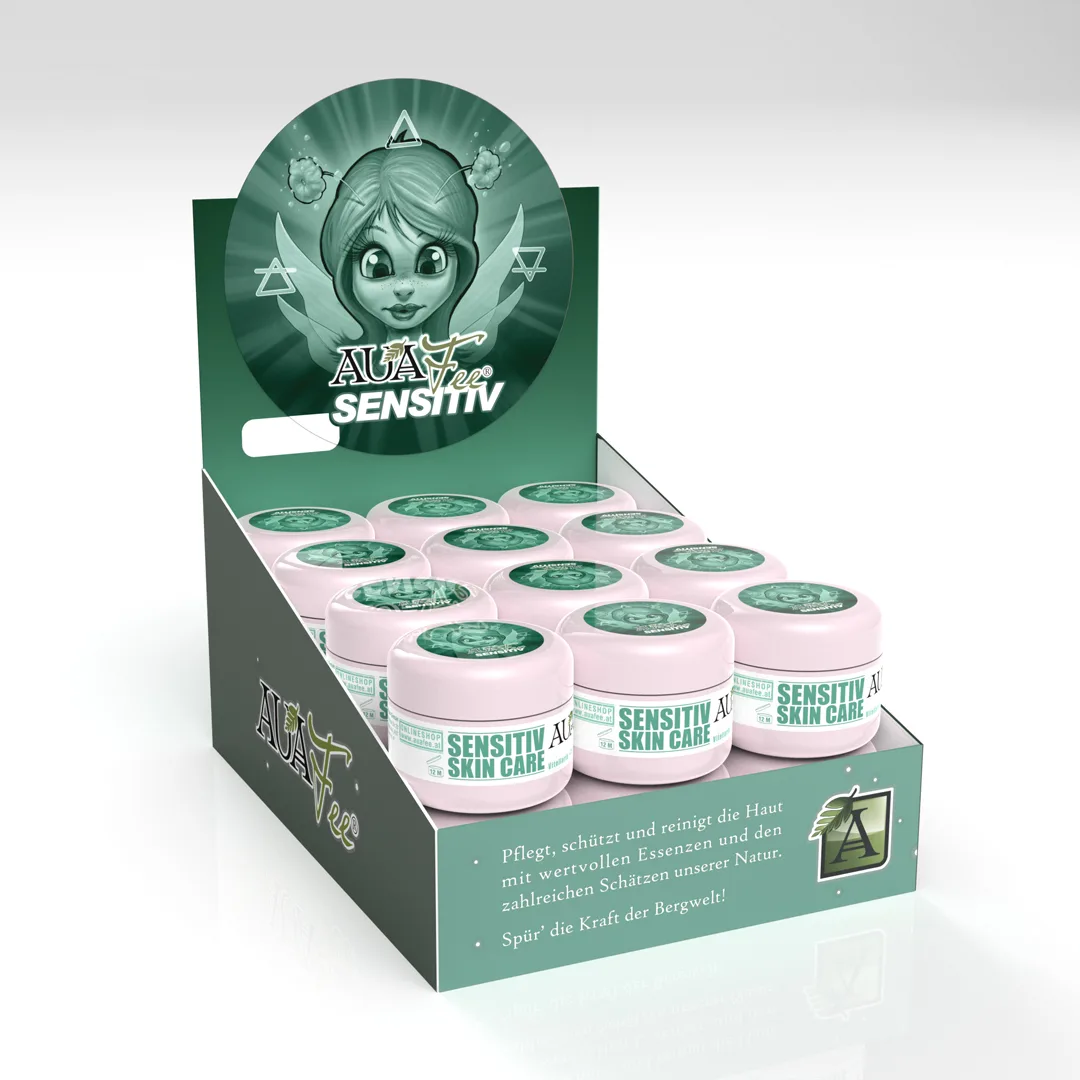 Display mit mehreren Auafee Sensitiv Skincare Dosen auf weißem Hintergrund