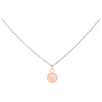 Roségoldene Kette mit Smiley-Anhänger auf weißem Hintergrund