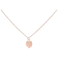 Kette mit Monstera Blatt Anhänger in Roségold auf weißem Hintergrund