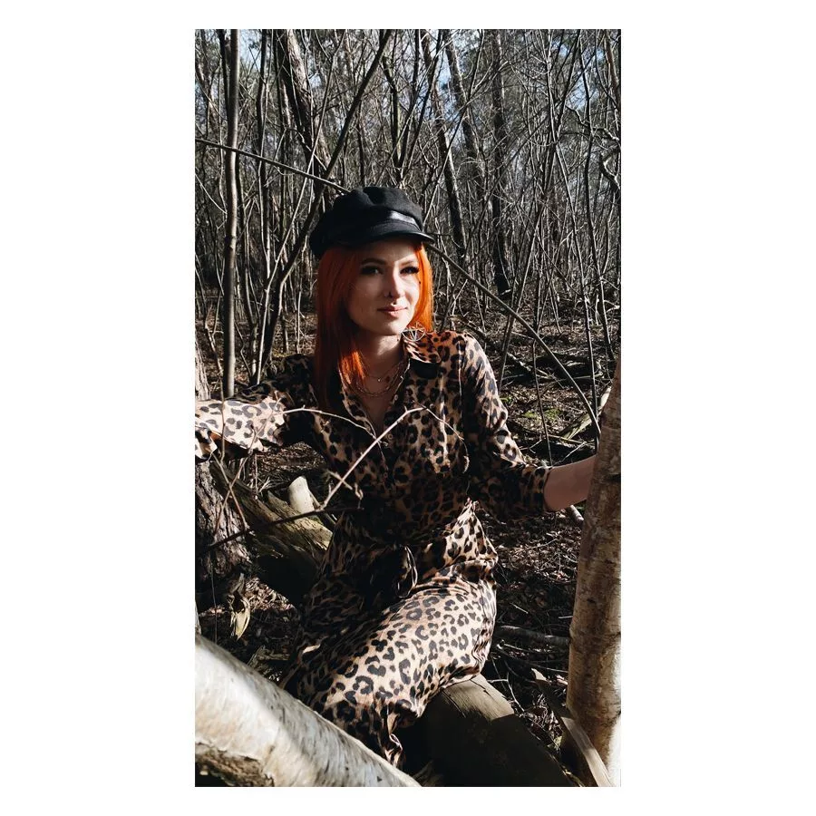 Leoparden Kleid Dunkel