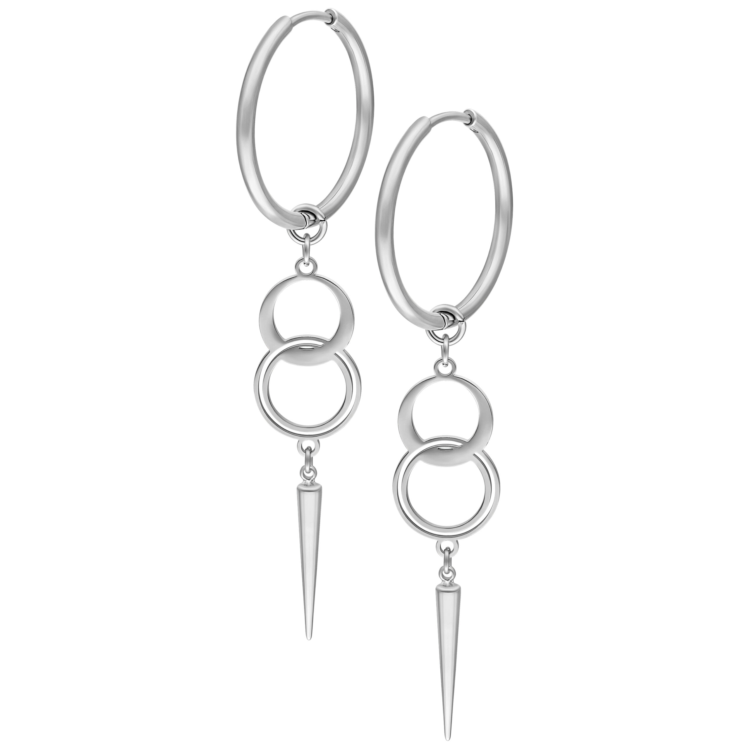 Silberne Hoops mit zwei Ringen und spitzem Anhänger auf weißem Hintergrund