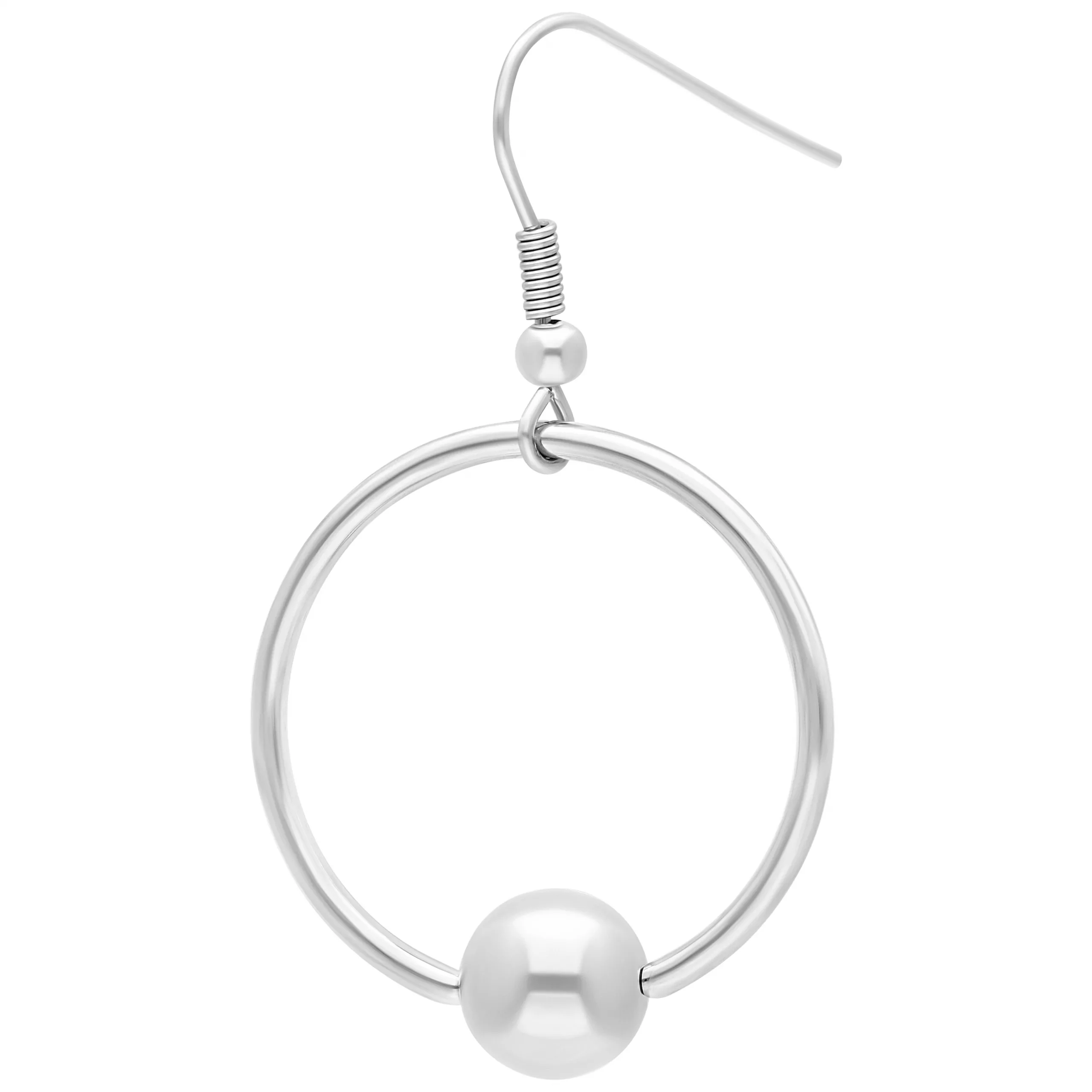 Silberne O-Ring Ohrringe mit Steckverschluss auf weißem Hintergrund