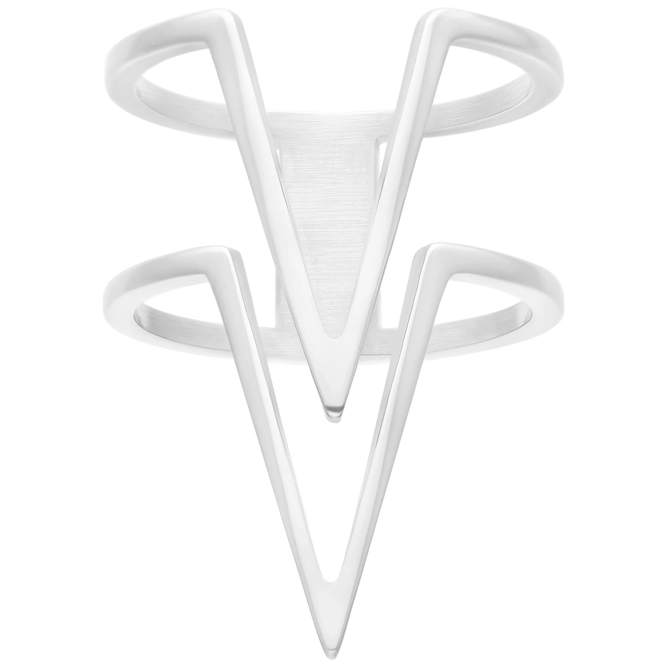 Silberner Doppel-Chevron-Ring auf weißem Hintergrund