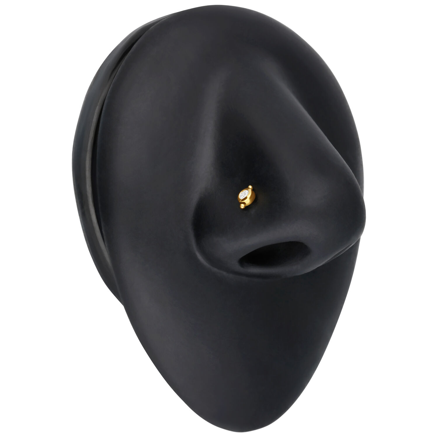 Goldener Nasenstecker in 18K mit klarem Kristall auf schwarzem Hintergrund