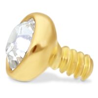 Goldenes Labret mit klarem Kristall auf weißem Hintergrund