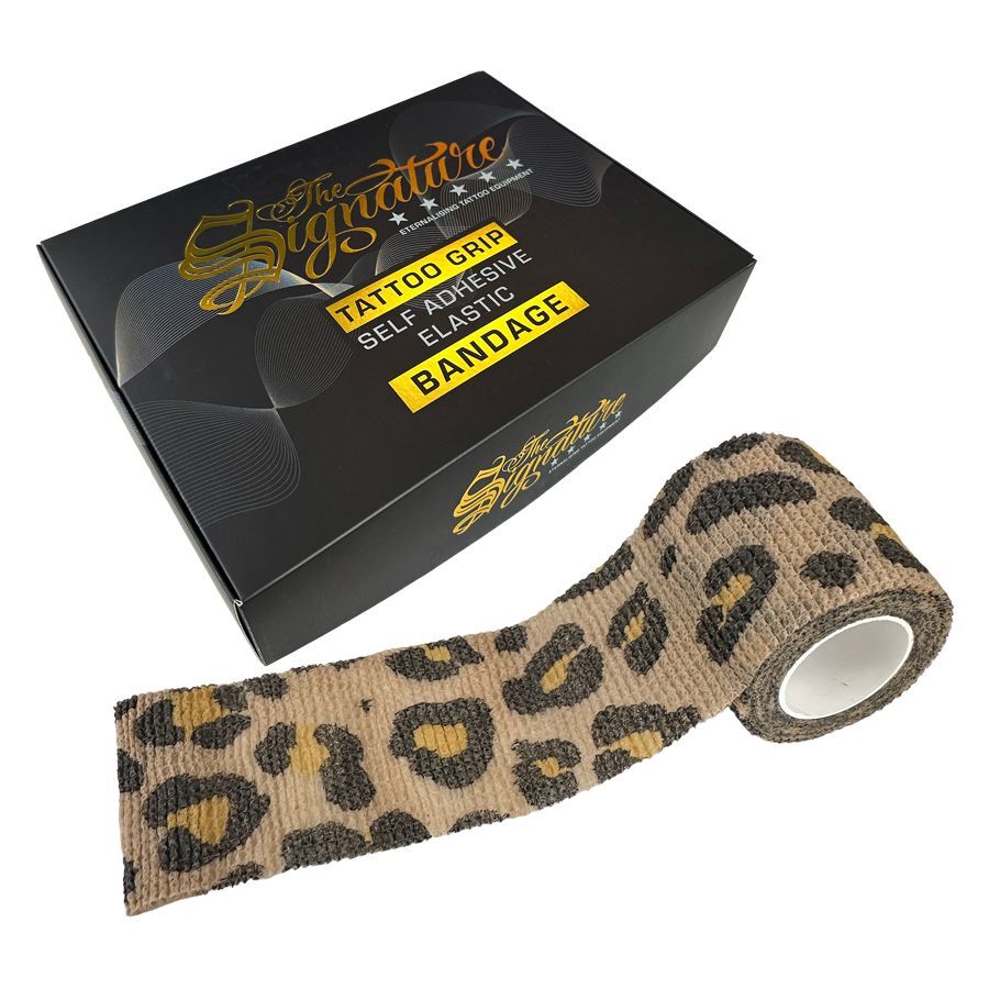 Leopard Griffbandage in braun-beige mit Verpackung auf weißem Hintergrund