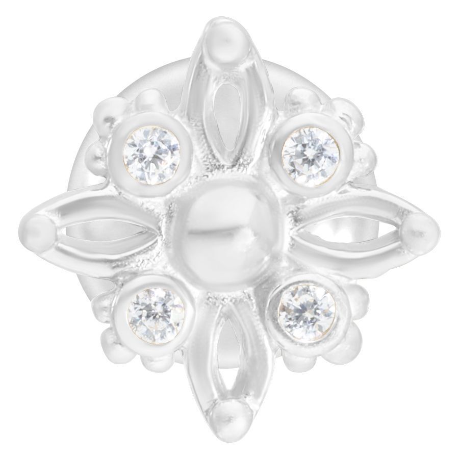 Silbernes Labret mit kristallklaren Steinen auf weißem Hintergrund