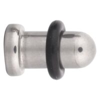 Bullet Septum Silber Piercing Chirurgenstahl Silbernes Bullet Septum Piercing aus Chirurgenstahl mit schwarzem Ring auf weißem Hintergrund