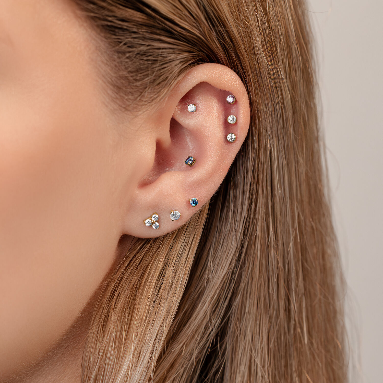 Trinity Aufsatz für Push Fit Labret, Titan, Kristall Trinity Aufsatz für Push Fit Labret am Ohr, Titan, verschiedene Kristallfarben