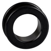 Schwarzer Acryl Tunnel für Ohrpiercing vor weißem Hintergrund