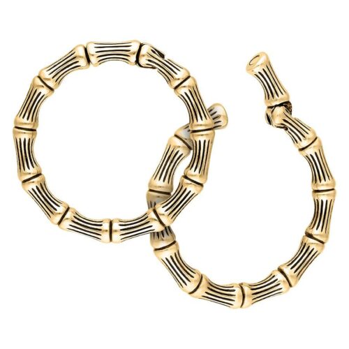 Zwei goldene Bonechain Ohrgewichte aus Chirurgenstahl auf weißem Hintergrund