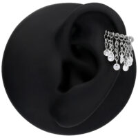 Silberner Waterfall Crystal Clicker mit klaren Kristallen Silberner Piercing-Ring mit klaren Kristallen an künstlichem Ohr