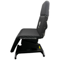 Schwarzer Lemi Stuhl aus Kunstleder und Aluminium auf weißem Hintergrund