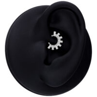 Silberner Kristall Sunray Septum Clicker in schwarzem Ohrmodell