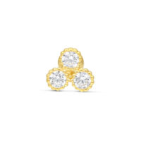 18K Gold Ohrbarbell mit drei Kristallen Goldener Ohrbarbell mit drei klaren Kristallen auf weißem Hintergrund