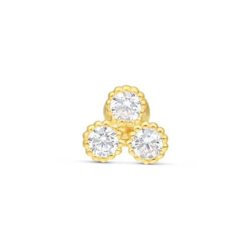 Goldener Ohrbarbell mit drei klaren Kristallen auf weißem Hintergrund