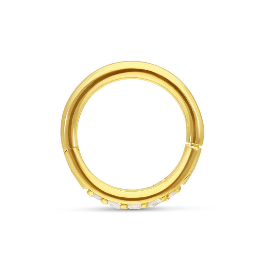 Goldener 18K Klappring mit klaren Kristallen auf weißem Hintergrund