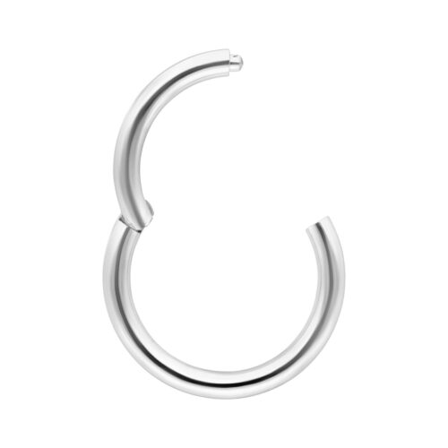 Klappring aus 14K Weißgold auf weißem Hintergrund