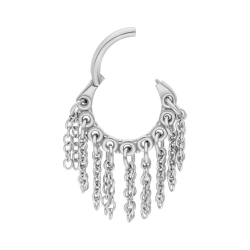 Silberner Piercing-Hinged Ring mit hängenden Ketten auf weißem Hintergrund