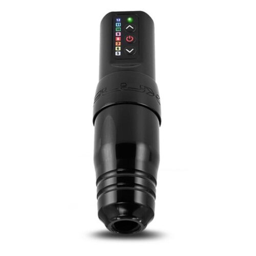 Schwarze FK Irons Flux S Tattoomaschine mit digitalen Bedienelementen auf weißem Hintergrund