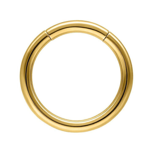 Goldener Segmentring, Stärke 1,2 mm, Innendurchmesser 7,0 mm, auf weißem Hintergrund