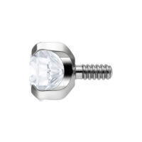 Silberner Prong Set Aufsatz mit kristallklarem Stein auf weißem Hintergrund