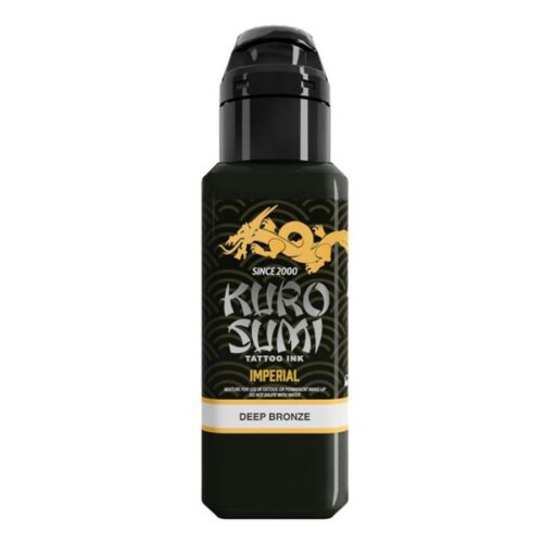Flasche Kuro Sumi Deep Bronze Tattoo Tinte auf weißem Hintergrund