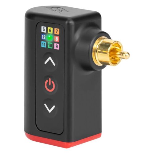 Schwarzes und rotes Netzteil aus Aluminium mit goldener Steckverbindung