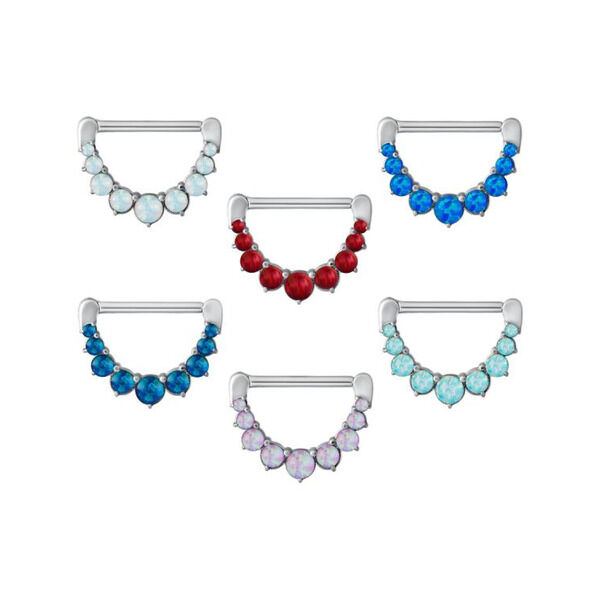 Sechs Nipple Clicker mit synthetischen Opalen in Mintgrün, Rosa, Weiß, Dunkelblau und Rot auf weißem Hintergrund