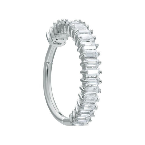 Silberner Euphoria Clicker Piercingring mit klaren Kristallen auf weißem Hintergrund