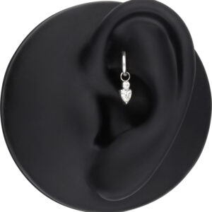 Mystic Crystal Ohrpiercing Anhänger in Silber Silberner Ohrpiercing Anhänger mit Kristall an schwarzem Ohrmodell