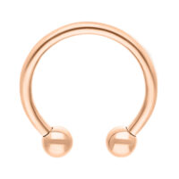 Roségoldener Circular Barbell aus Titan auf weißem Hintergrund