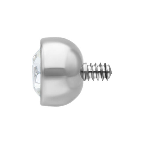 Silberner Piercingaufsatz aus Titan mit klarem Kristall auf weißem Hintergrund