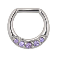 Silbernes Septum Clicker mit Amethyst Kristallen Silberner Septum Clicker mit lila Amethyst Kristallen auf weißem Hintergrund