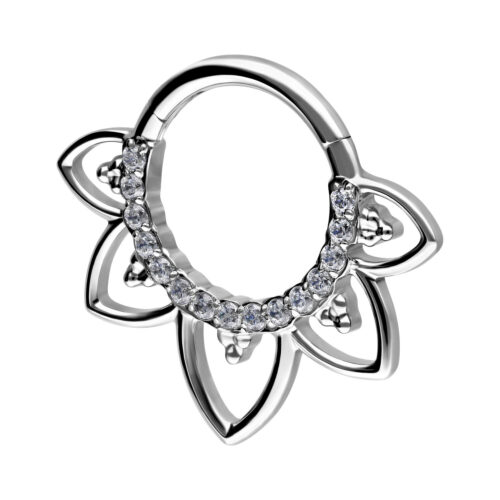 Silberner Septum Clicker mit Blumenmuster und Kristallverzierung auf weißem Hintergrund