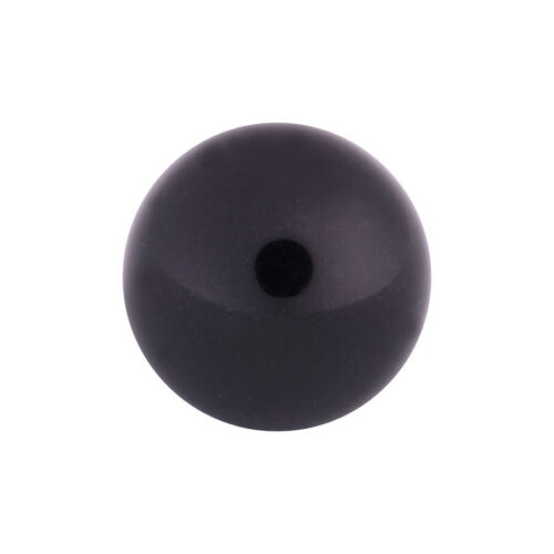 Schwarzer Halbedelstein Kugel 6mm auf weißem Hintergrund