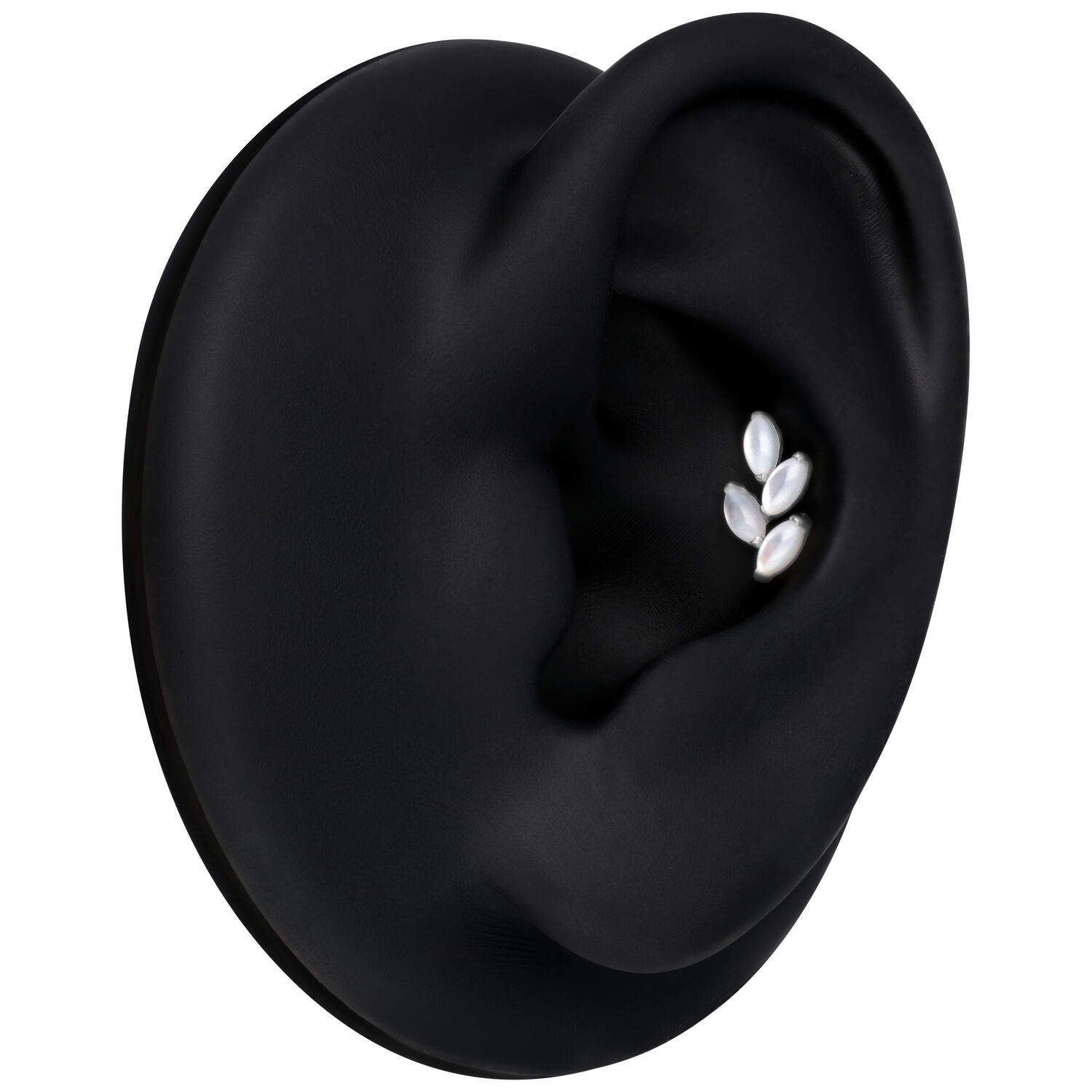 Silberner Push Fit Aufsatz mit drei Mondsteinen auf schwarzem Hintergrund