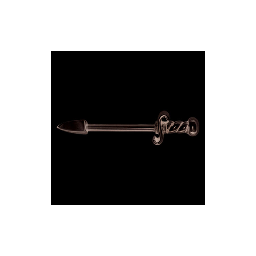 Silberner Nippel Barbell mit Dolch-Design auf weißem Hintergrund