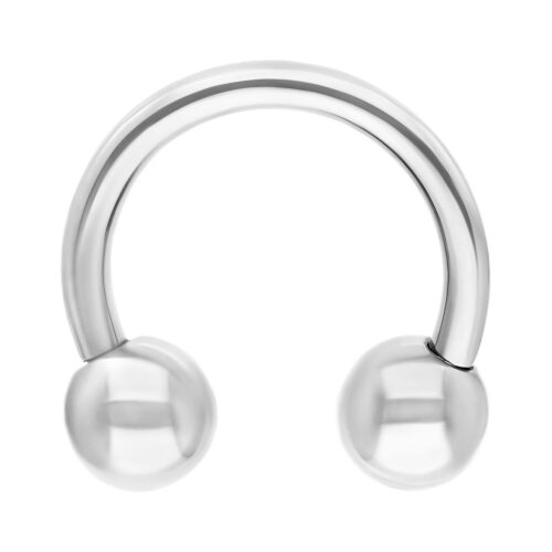 Glänzender silberner Circular Barbell aus Titan auf weißem Hintergrund