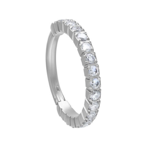 Silberner Clicker-Ring mit klaren Kristallen auf weißem Hintergrund